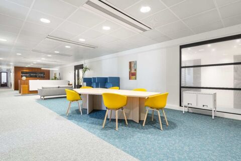 Acc&egrave;s tout inclus &agrave; des espaces de bureau professionnels pour 4 personnes &agrave; Paris La Defense Tour Ariane 1889 92800 Puteaux