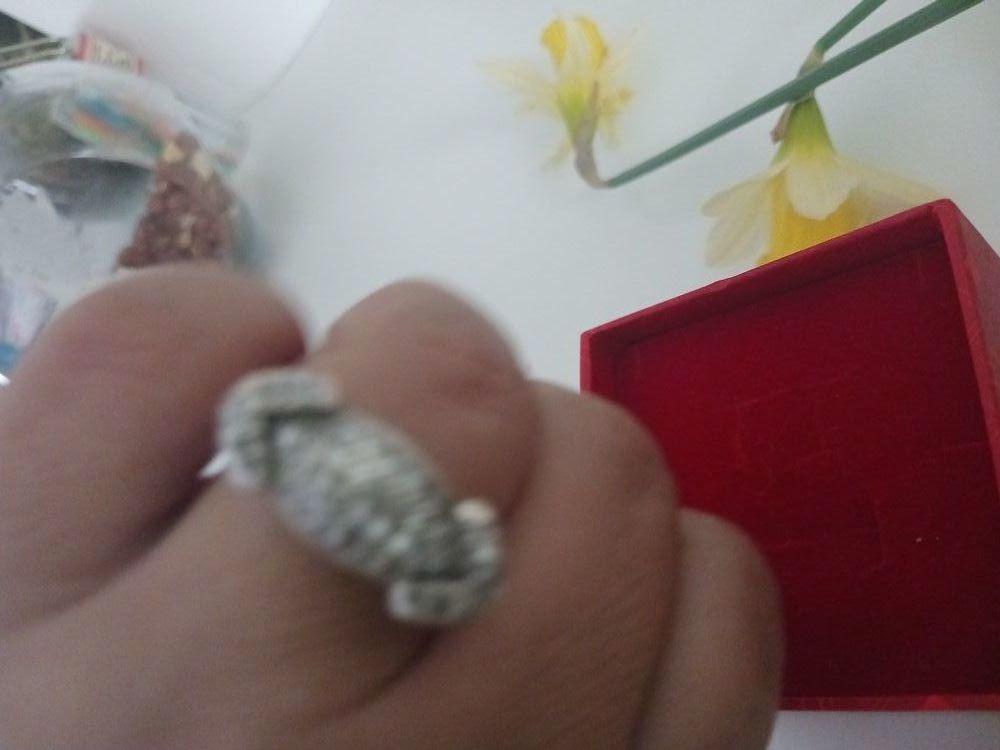 Bague en argent et pierre en diamants Bijoux et montres