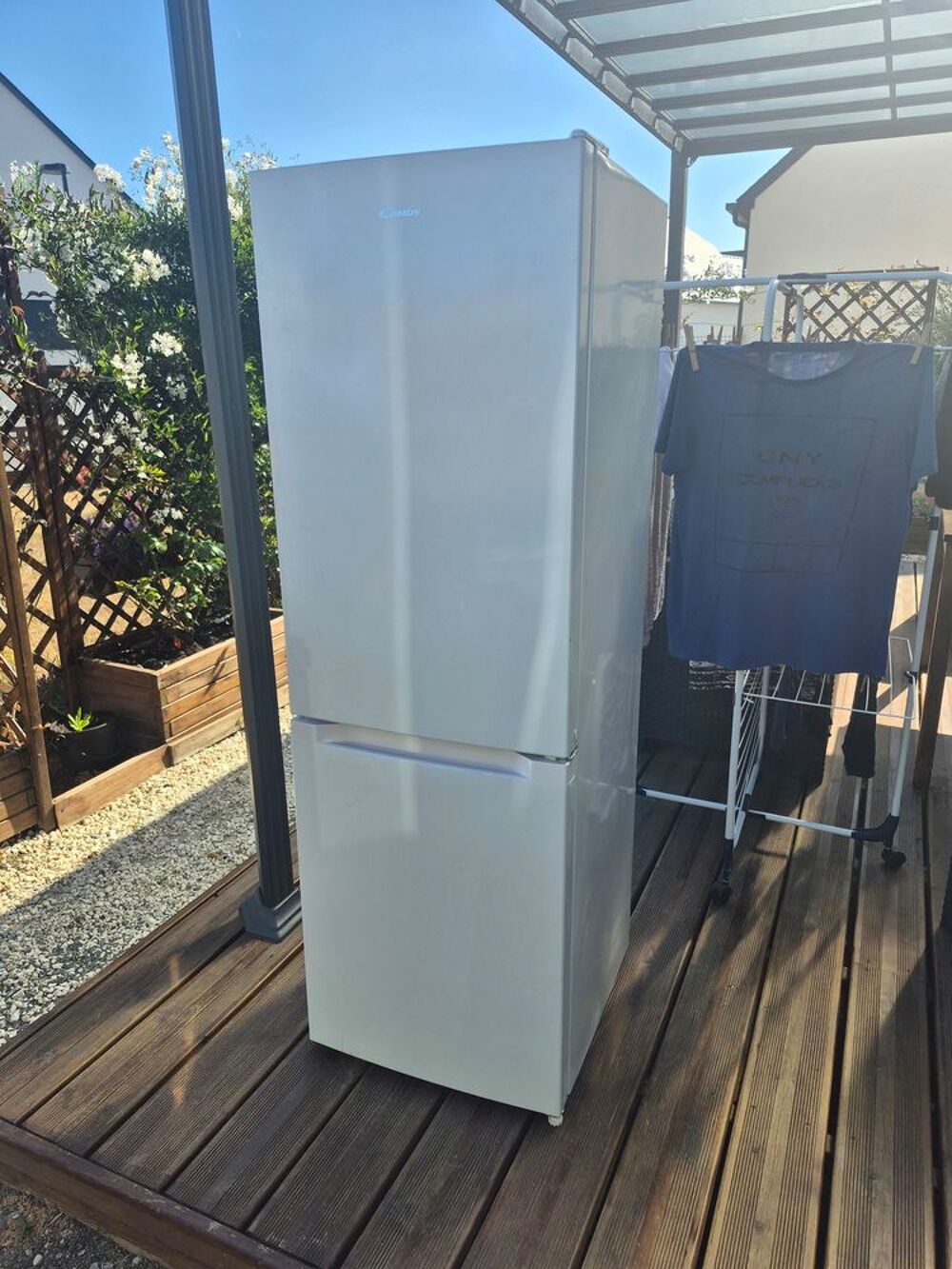 R&eacute;frig&eacute;rateur combin&eacute; Electroménager