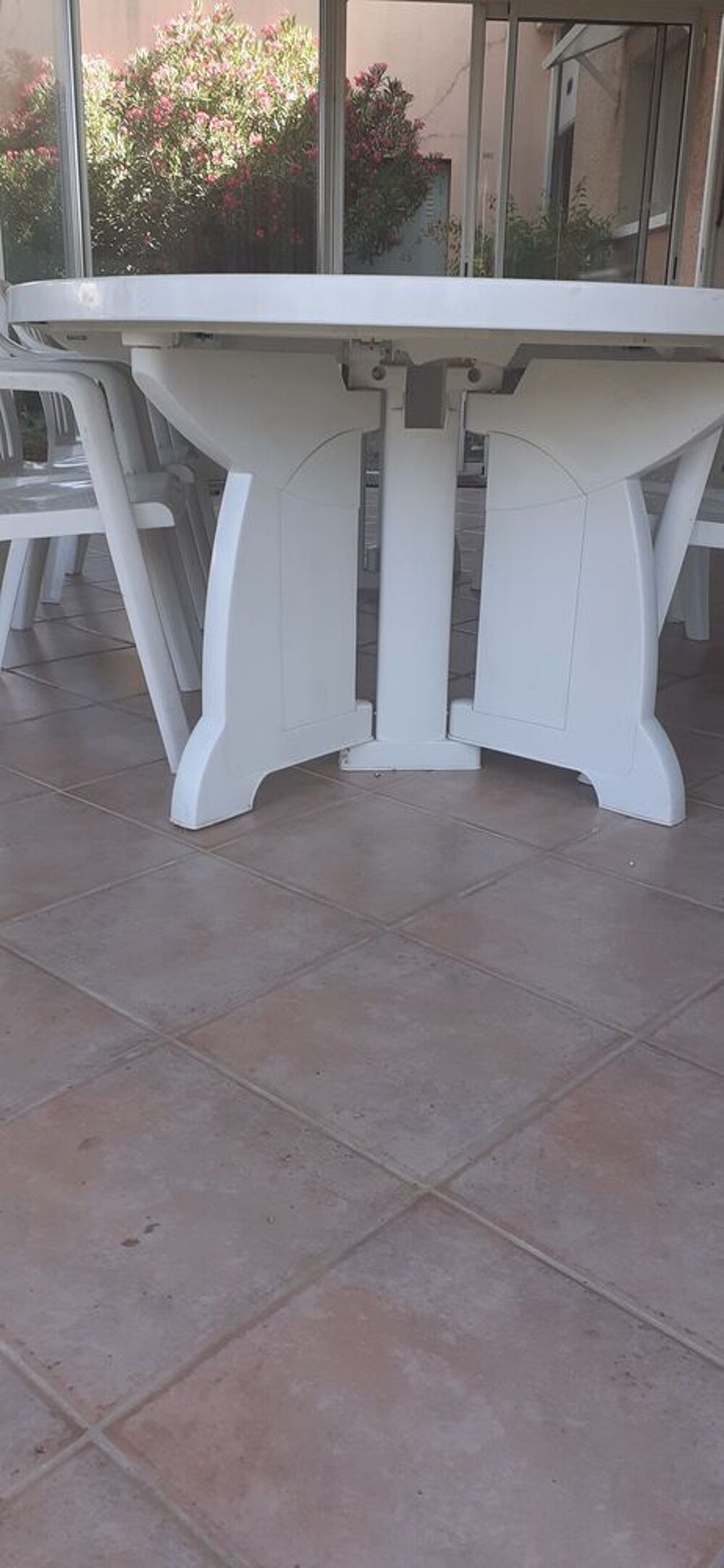 TABLE de JARDIN OVALE PLASTIQUE 10/12 convives + 6 chaises Jardin