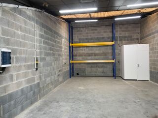  Parking / Garage  louer 90 m