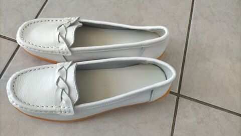chaussures neuves ( mocassins d't) 13 Villeurbanne (69)