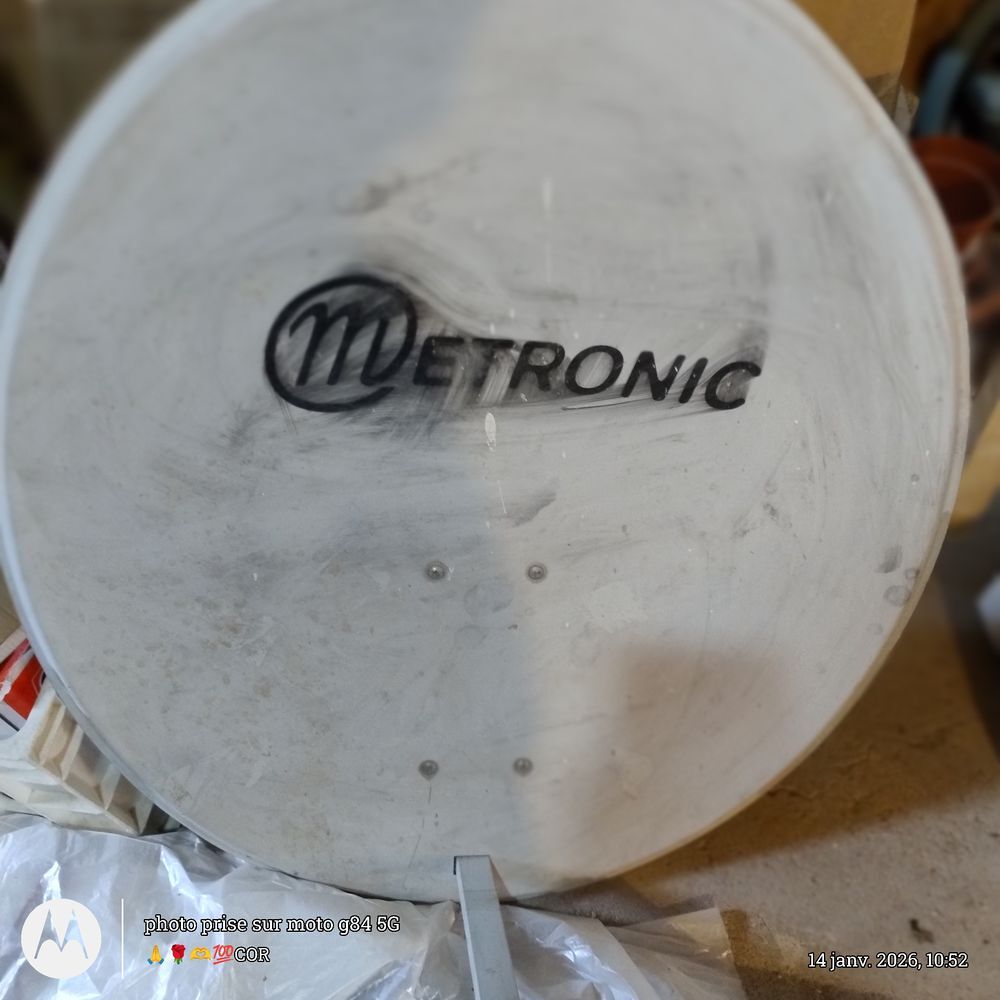 Bonjour. L'antenne est . Outre l'antenne, j'ai plusi Bricolage