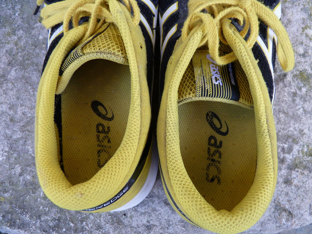 Baskets gar&ccedil;on 40 chaussures sport noir jaune TBE Chaussures