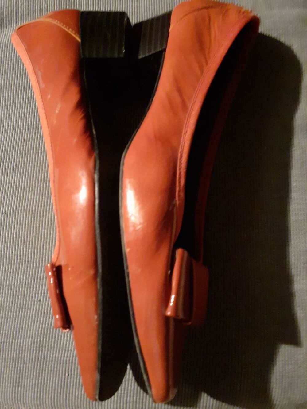 2 PAIRES de chaussures en 40 /41
Chaussures