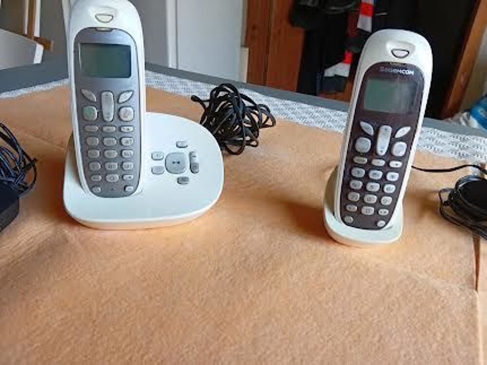 TELEPHONE PORTABLE Téléphones et tablettes