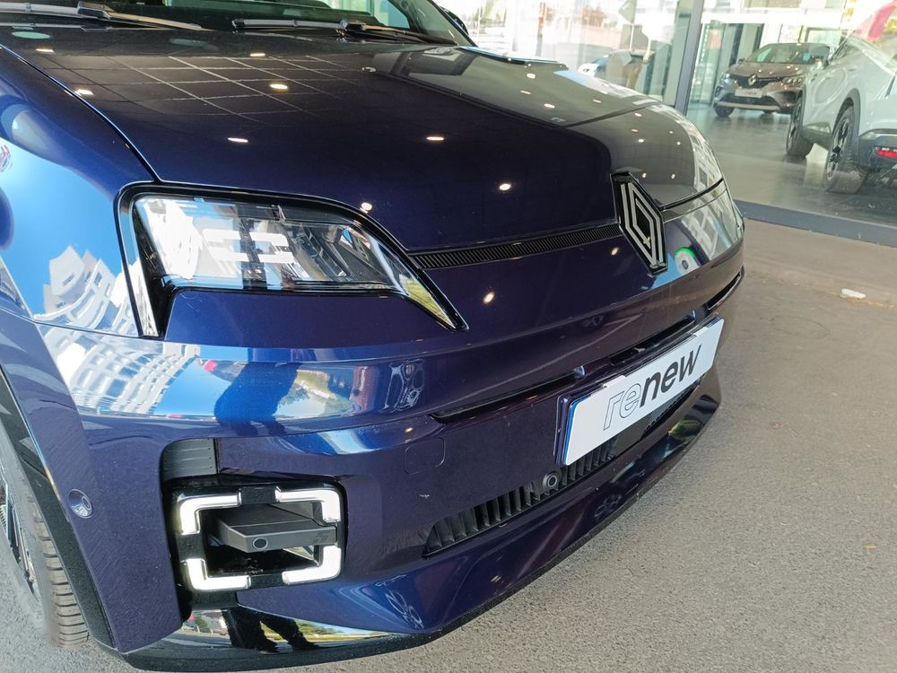 R5 Renault 5 E-Tech Electrique 150 ch autonomie confort Iconic 2025 occasion 95220 Pierrelaye