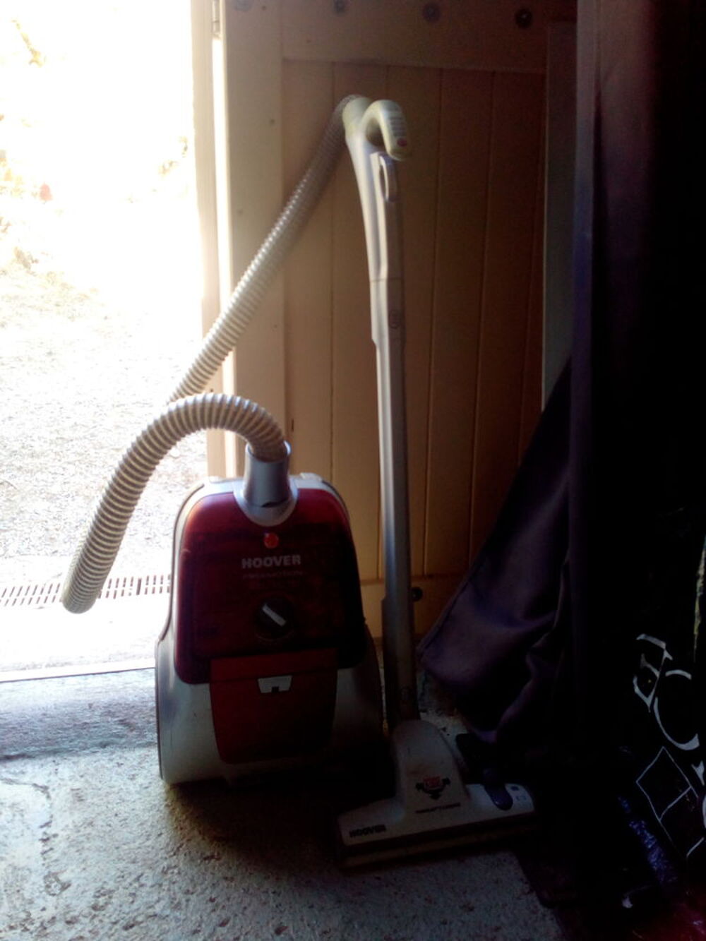 ASPIRATEUR HOOVER SANS SAC Electroménager