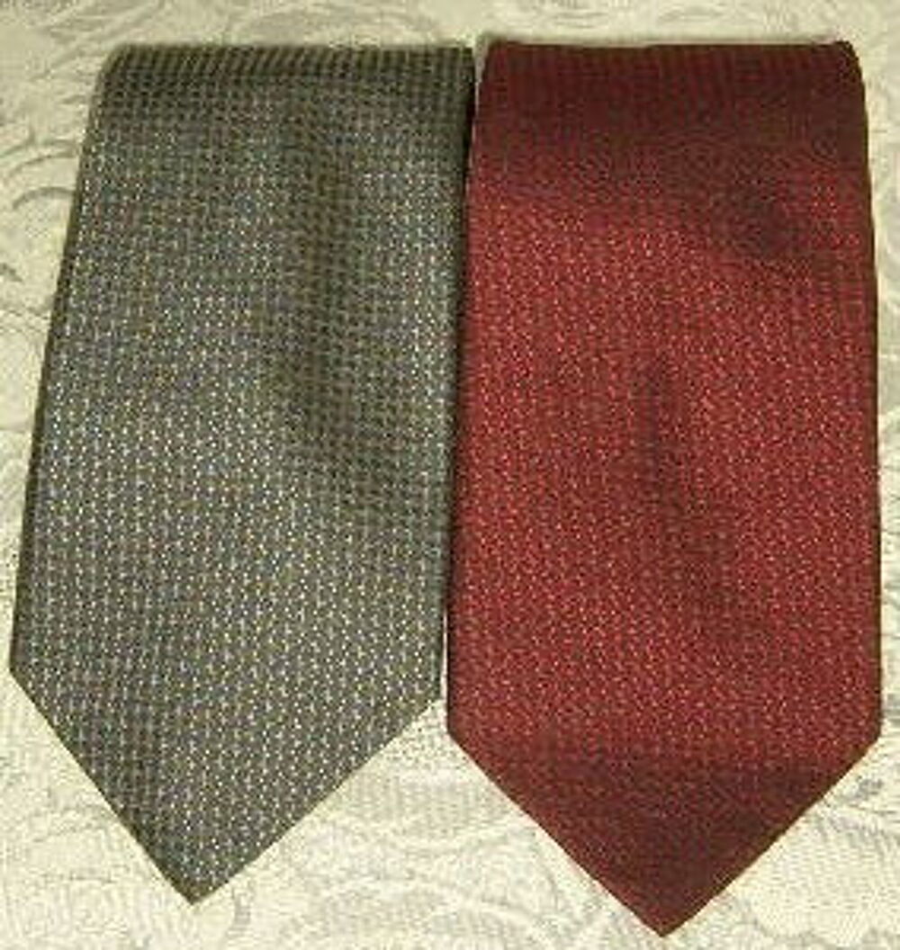 2 cravates 100% polyester CetA Vtements