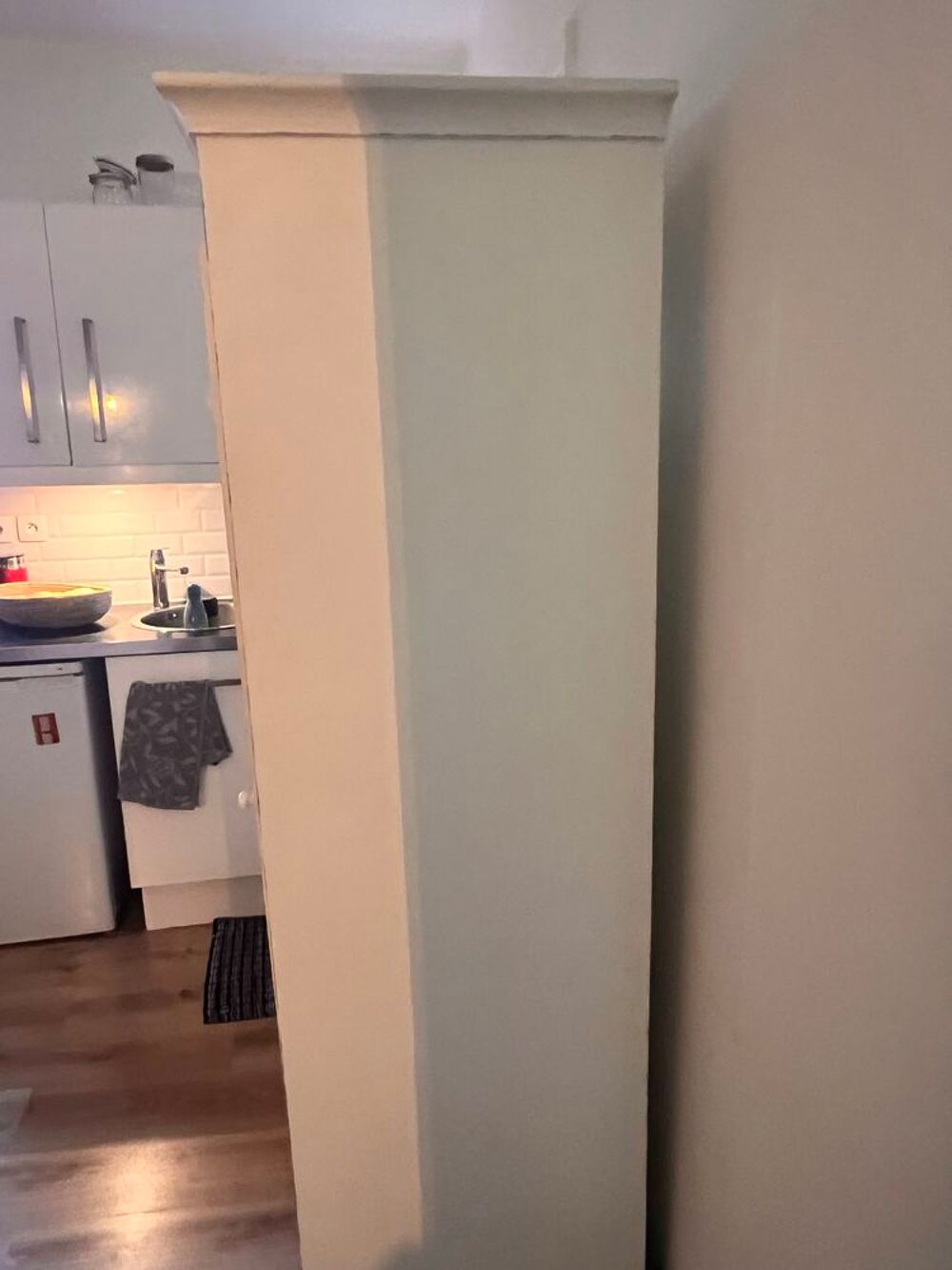 Armoire bonneti&egrave;re Maisons du Monde ELISA blanche avec miroir Meubles