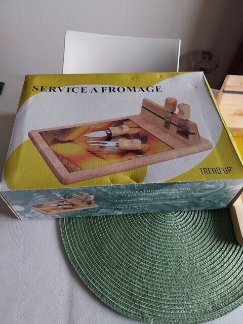 Service �  fromage 12 Saint-Jean-du-Falga (09)