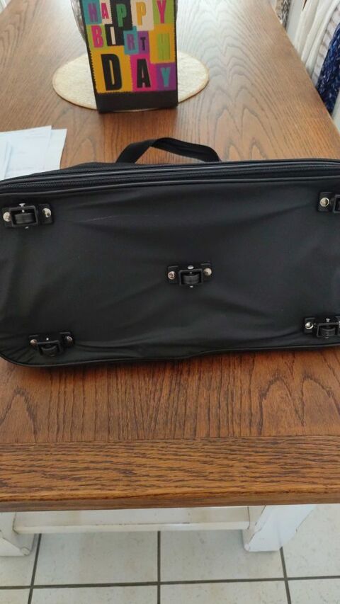 Grand sac de voyage a roulettes Saint-Quentin (02)