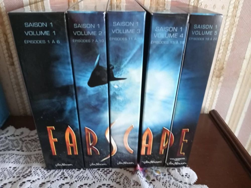 Int&eacute;gralit&eacute; DVD saison 1 en 5 volumes FARSCAPE DVD et blu-ray