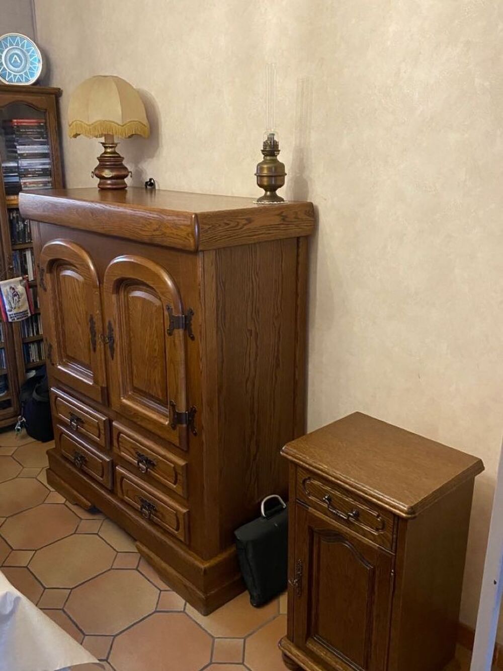 Salle &agrave; manger. Meubles