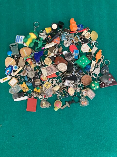 Porte-clefs. 10 Carqueiranne (83)