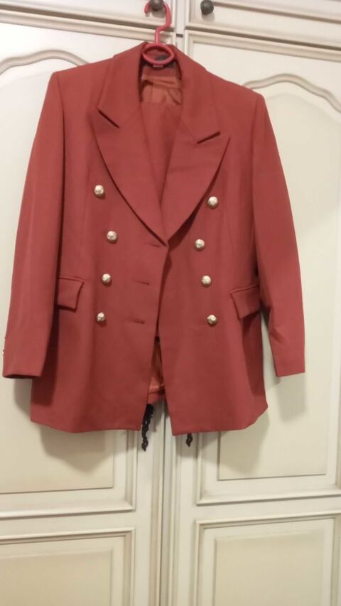 Tailleur femme 100 Saint-M�dard-en-Jalles (33)