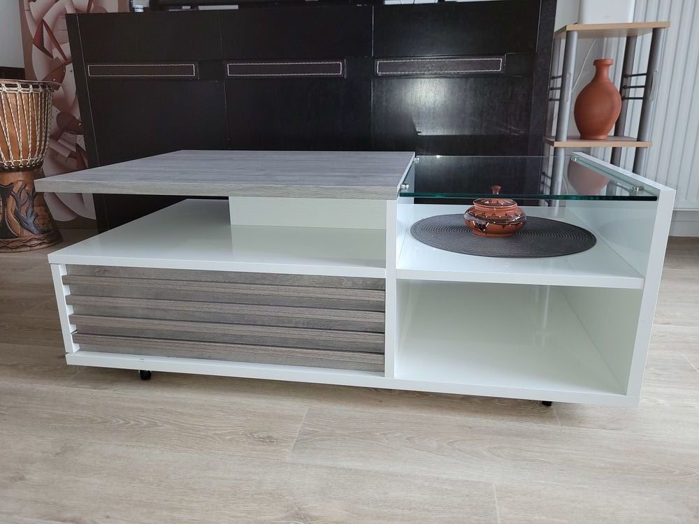 Tr&egrave;s belle table basse de salon exc&eacute;llent &eacute;tat prix 
180 eur Meubles