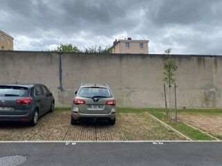  Parking / Garage  louer 12 m