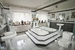  Maison � vendre 8 pi�ces 203 m�