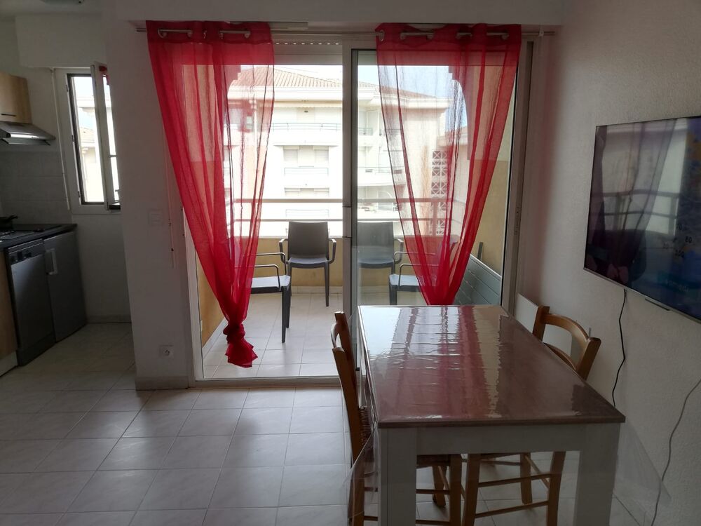Vente Appartement T2  meublé port frejus vue Mer. Fréjus