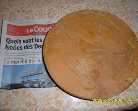 Cire d'abeilles en bloc,plus de 50 kg 6 euros le kg 6 Pougne-H�risson (79)