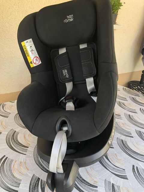 Si�ge Auto BRITAX R�MER 0-4 ans 0-18 kg avec sa base Isofix
100 Montpon-M�nest�rol (24)