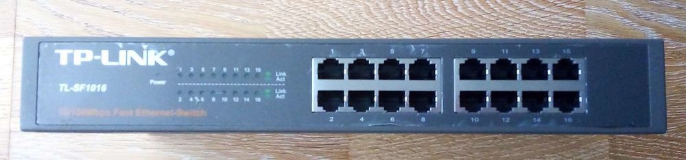 Switch TP-LINK 16 ports Fast Ethernet 10/100 Matériel informatique