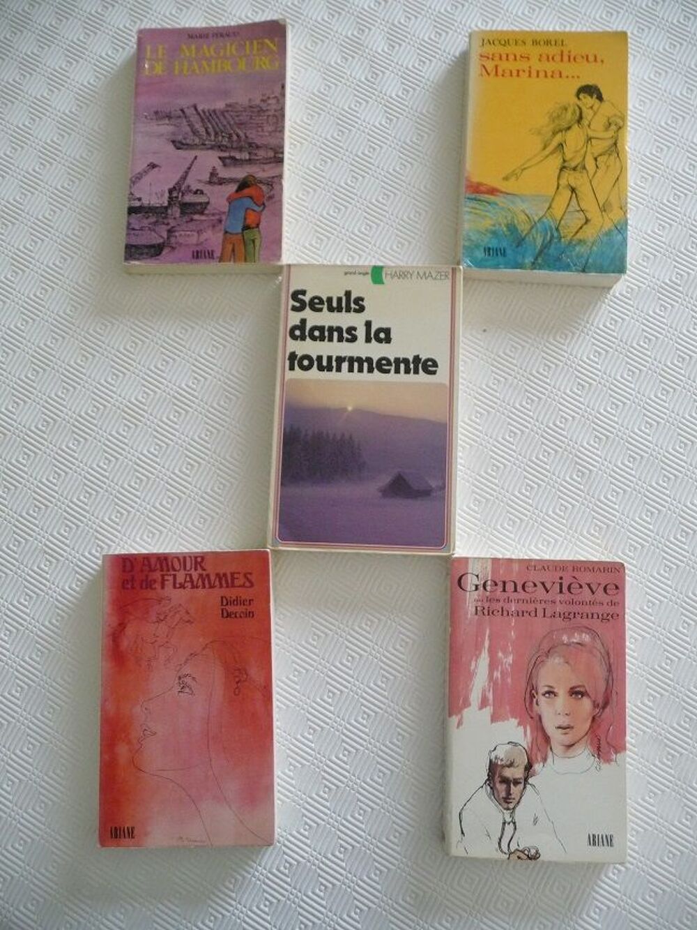 5 livres d'aventures et d'&eacute;nigmes - Hachette &amp; Grand Angle Livres et BD