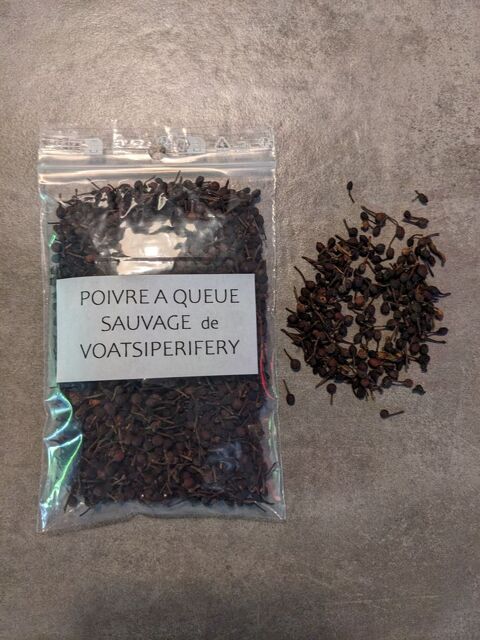 Poivre sauvage � queue de Voatsiperifery 30 gr.baies fines p 6 Marseille 13 (13)