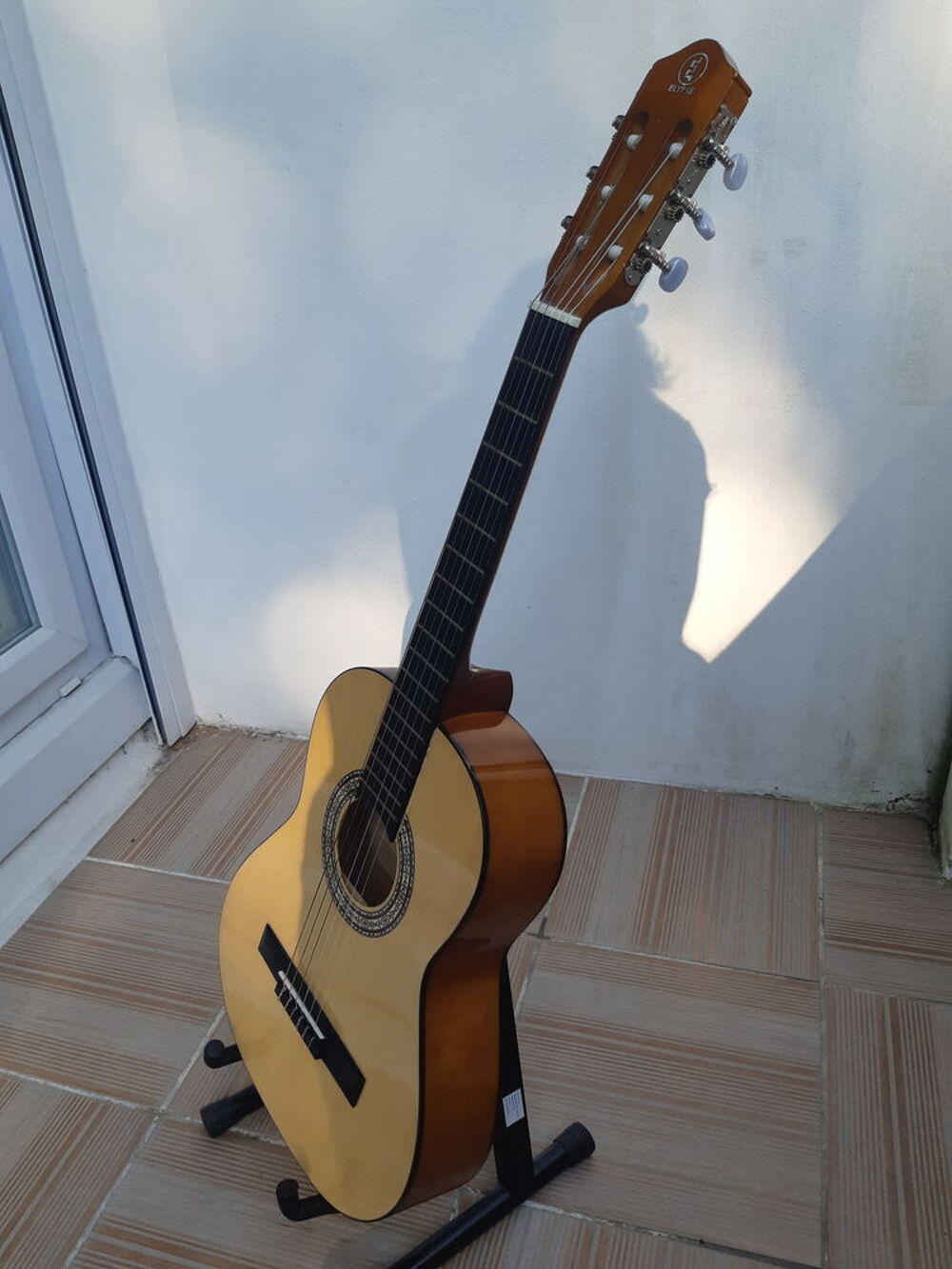 guitare et housse et repose guitare Instruments de musique