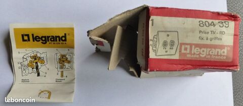 Prise TV + rd Legrand Q : 2 neuves 10 Soullans (85)