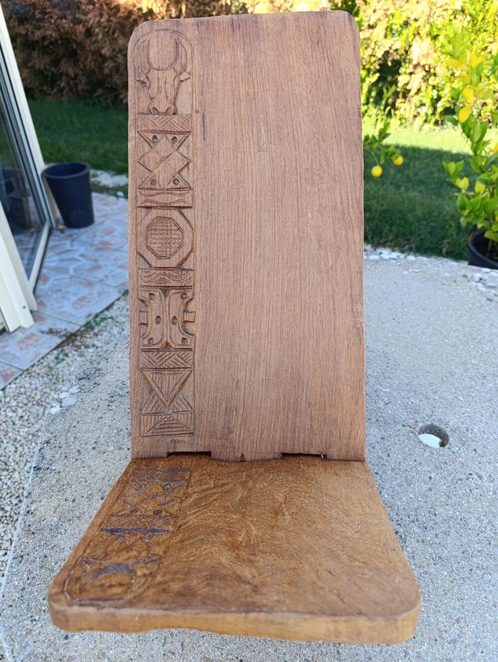 Ancienne belle chaise en bois Style Viking,motifs sculpt&eacute;s.. Meubles