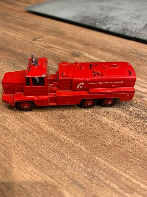 . Jouet miniature Solido v�hicule pompier lance mousse \'\' Berliet gbc 34 camiva\'\' 2 Saleilles (66)