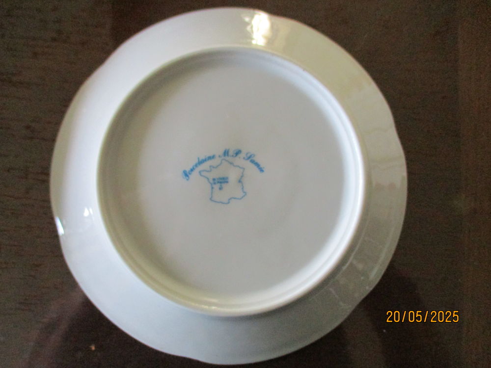 6 Assiettes "Fromages de France" en porcelaine de MP SAMIE 