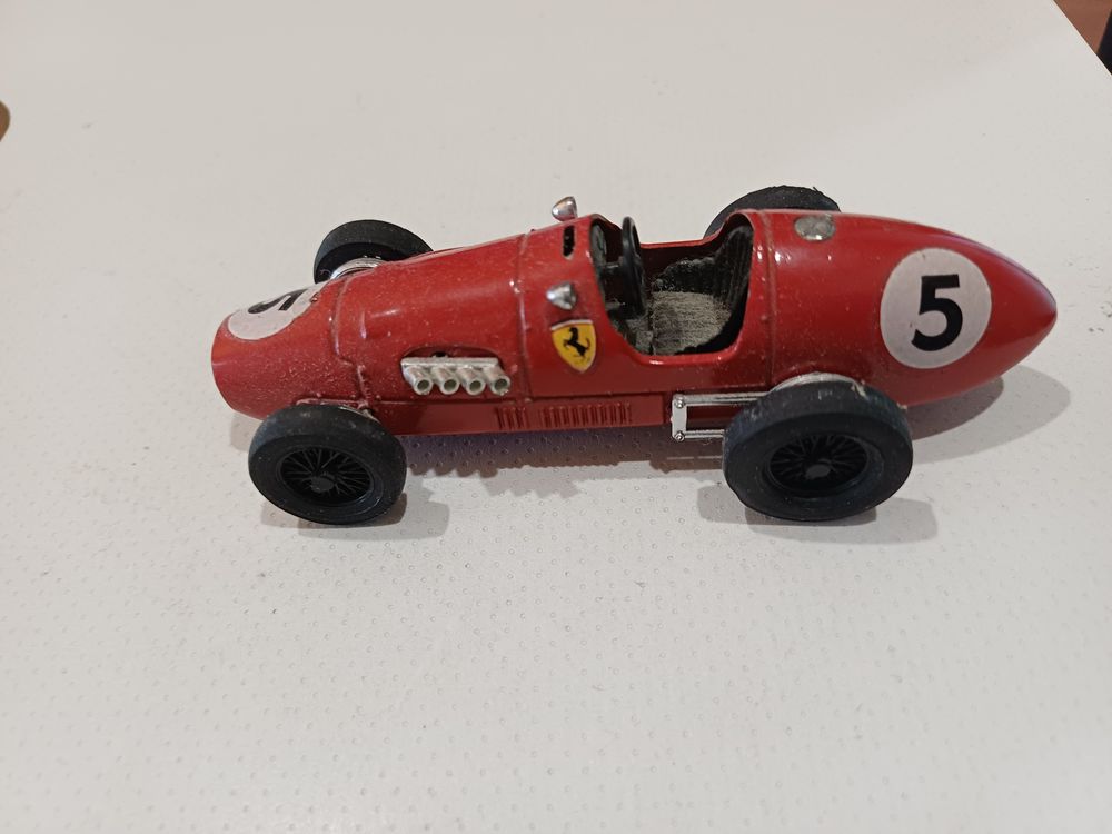 Ferrari model brumm made in italy 1/43eme metal 