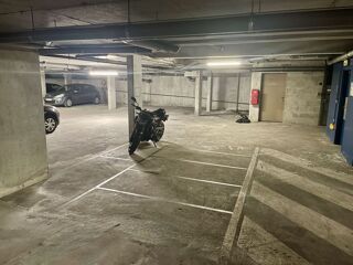  Parking / Garage  louer 4 m