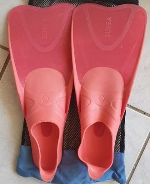 Palmes roses SUBEA 32 / 33 5 Beauchamp (95)