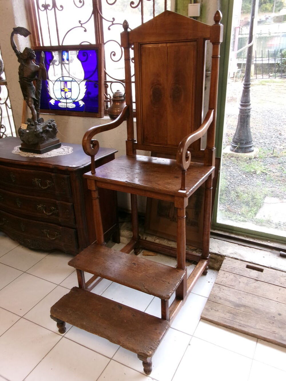 Fauteuil d'&eacute;glise ancien Meubles
