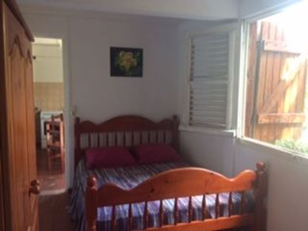 Location Appartement appartement en rez-de-jardin Saint-esprit