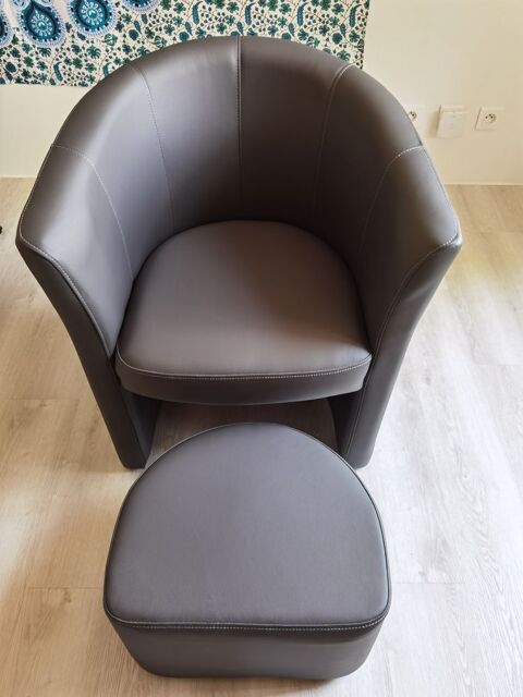 Fauteuil cabriolet Clayton et son pouf, comme neuf Piégros-la-Clastre (26)