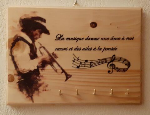Porte-clés mural décoratif thème musique ? Bois ? Style arti Beaucaire (30)