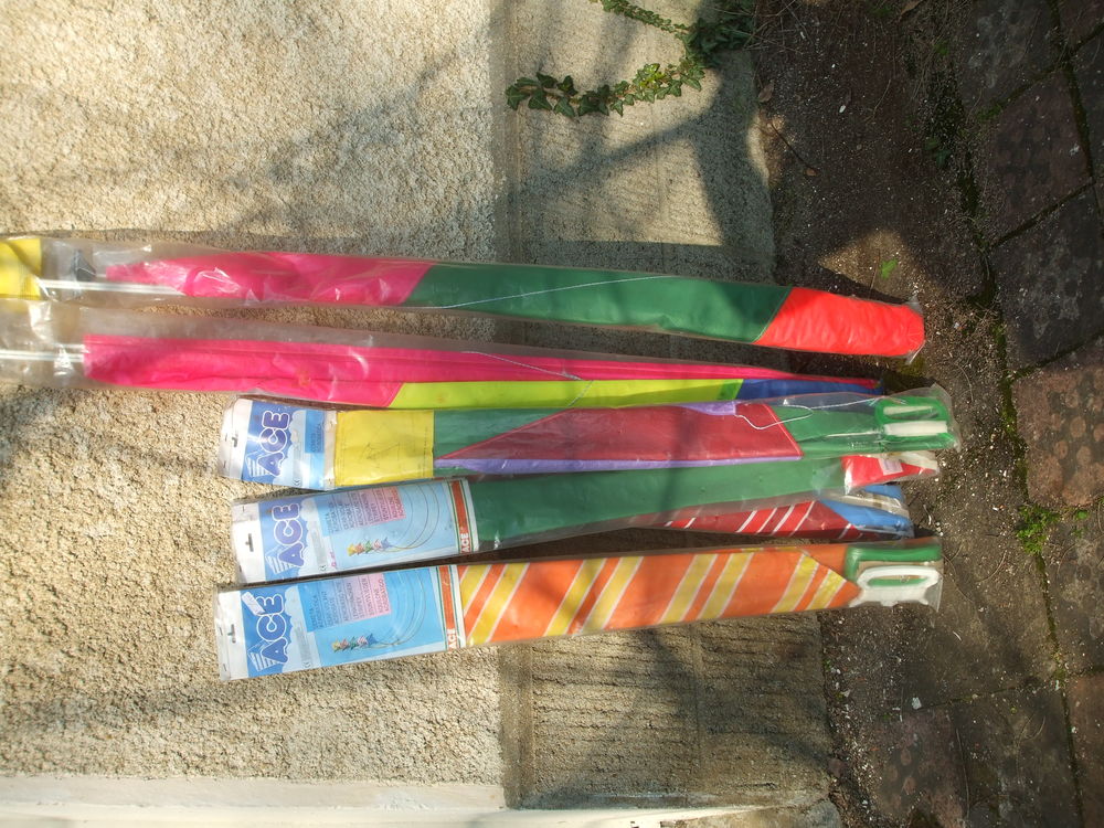 Lot de 9 cerf volants &eacute;tat neuf Jeux / jouets