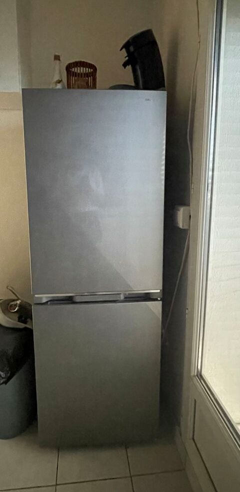 frigo Sharp 350 Sète (34)