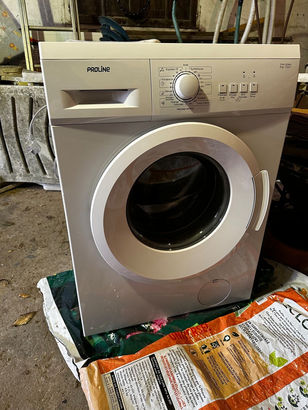 Lot machine &agrave; laver et cuisini&egrave;re neuve Electroménager