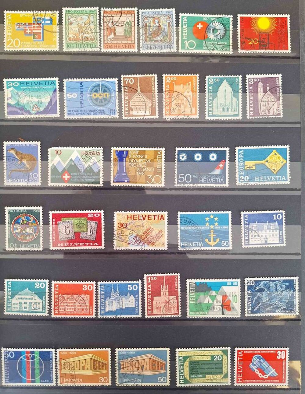 S&eacute;rie de timbres de collection de Suisse 