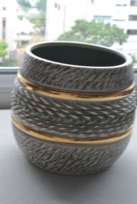 Pot c�ramique num�ro 161 sign� Lucien Brisdoux 20 Caluire-et-Cuire (69)