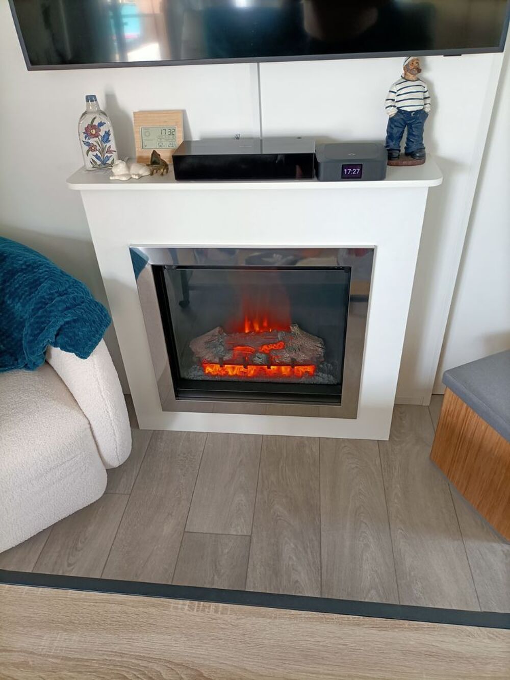 chemin&eacute; &eacute;lectrique. Décoration