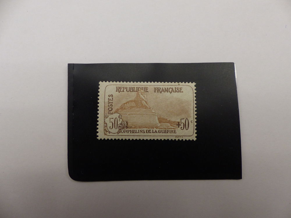 TIMBRE DES ORPHELINS 153 NEUF ** COTE 1150 € 