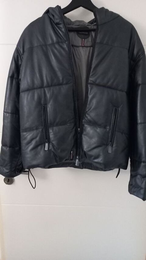 Superbe doudoune noire en cuir
Marque Oakwood 100 Marseille 4 (13)