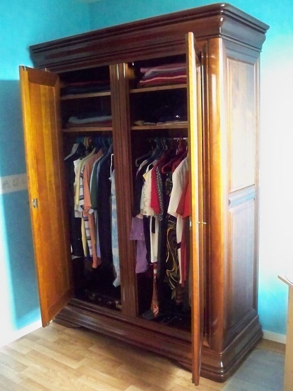 Magnifique armoire 100% MERISIER MASSIF Meubles